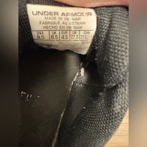 Under Armour Charged Assert 10
Men’s Black/White Used (Size 9.5-Regular) - Picture 9 of 9